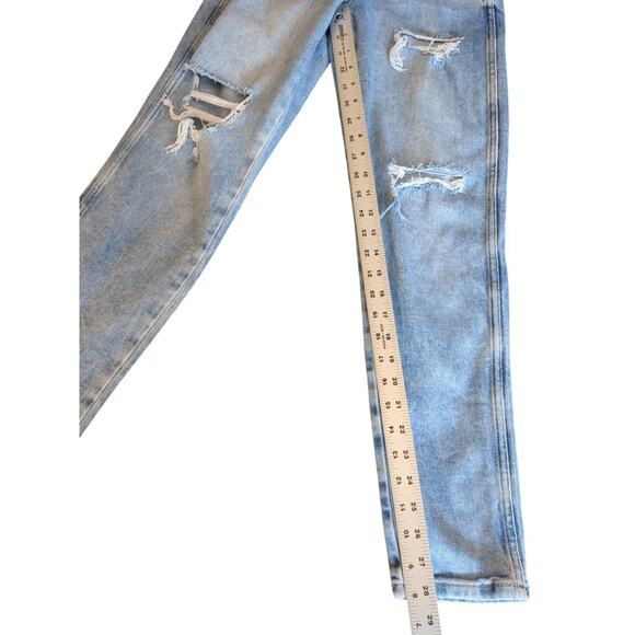 Arizona Women's Juniors Size 1 Blue High Rise Distressed Curvy Stretch Mom Jean - Picture 4 of 9